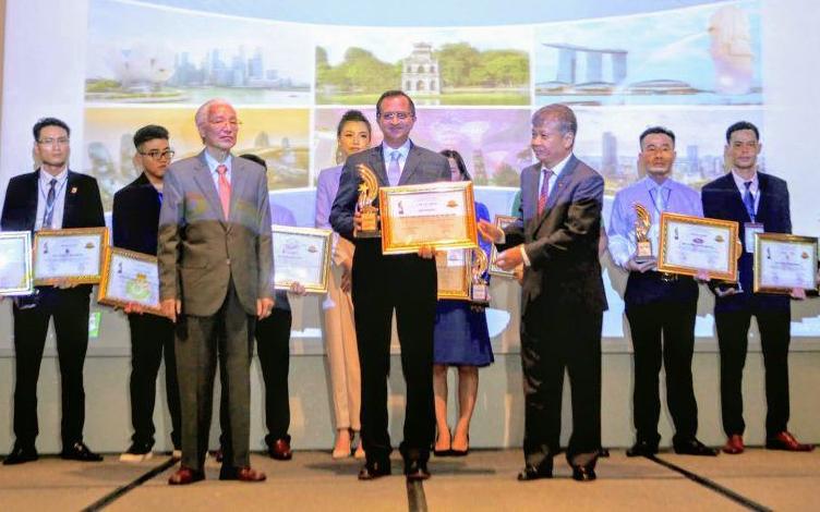 FE CREDIT vinh dự nhận giải thưởng “TOP 10 thương hiệu được tin dùng nhất châu Á” 2019
